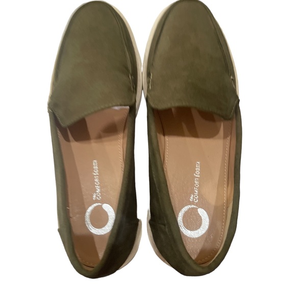 THANKSGIVING SALE!!!
JOUR NEE COLLECTION ERICA LOAFER OLIVE WOMEN - NWOT - Picture 3 of 6